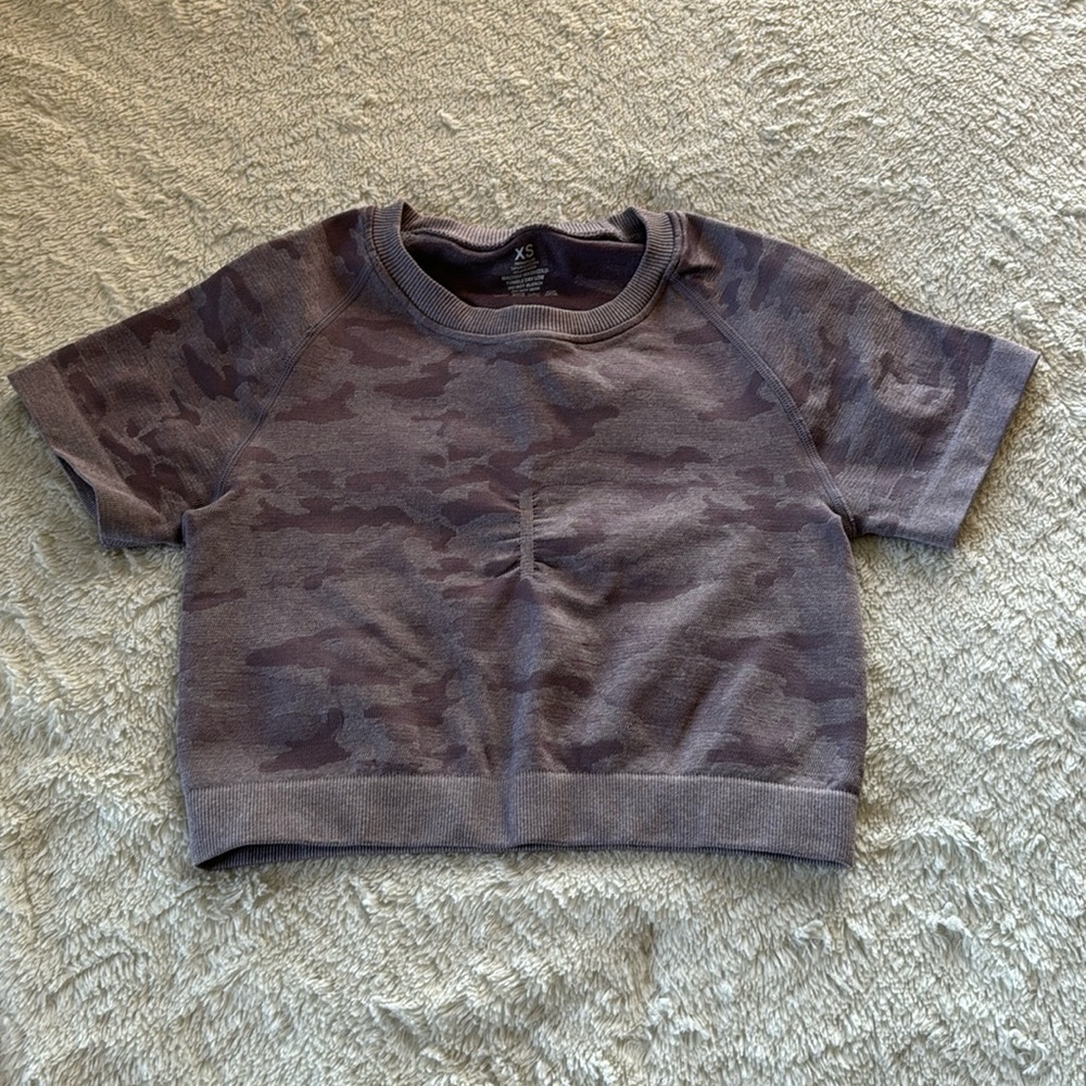 Amazon Workout Cropped T-Shirt